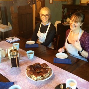 white-cottage-bakery-break-with-buns