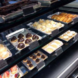 signorellis-deli-pastries