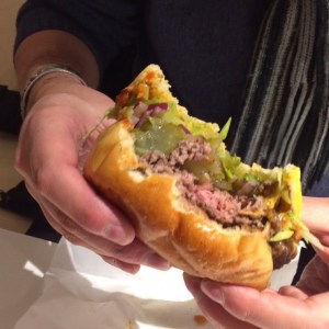 steak-honour-burger-bite