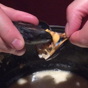 the-ship-hotel-mussels-technique