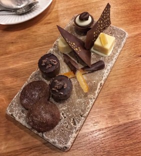 Cotto Cambridge petits fours chocolates