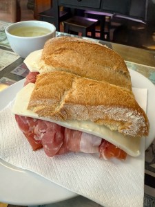 Taberna Don Rodrigo Amarante sandes misto